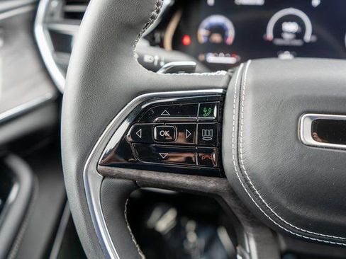 Used 2023 Jeep Grand Cherokee Overland w/ Luxury Tech Group IV image 26