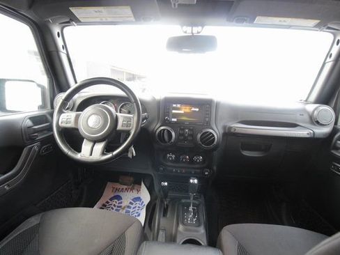 Used 2017 Jeep Wrangler Unlimited Sport image 31