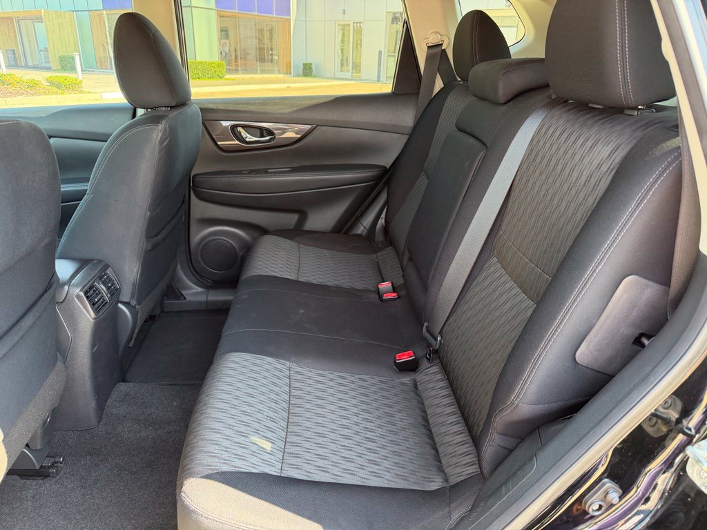 Used 2019 Nissan Rogue SV AWD/4WD image 12