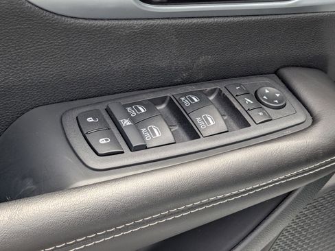 New 2026 Chrysler Pacifica Limited FWD image 12