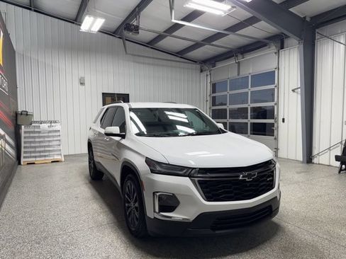 Used 2023 Chevrolet Traverse RS FWD image 29