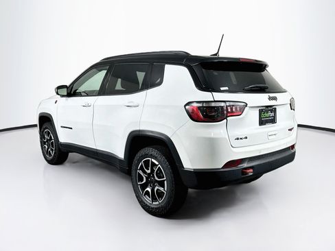 Used 2025 Jeep Compass Trailhawk AWD/4WD image 5