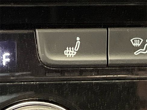 Certified 2024 Volkswagen Taos SE image 26