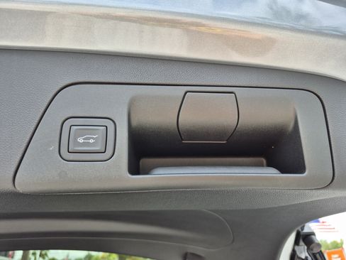Used 2025 Buick Envision Avenir AWD/4WD image 13