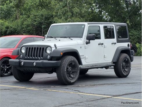 Used 2016 Jeep Wrangler Unlimited Sport w/ Connectivity Group AWD/4WD image 5