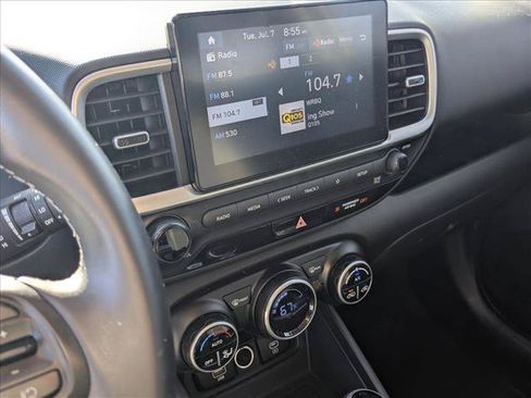 Used 2023 Hyundai Venue SEL FWD image 7