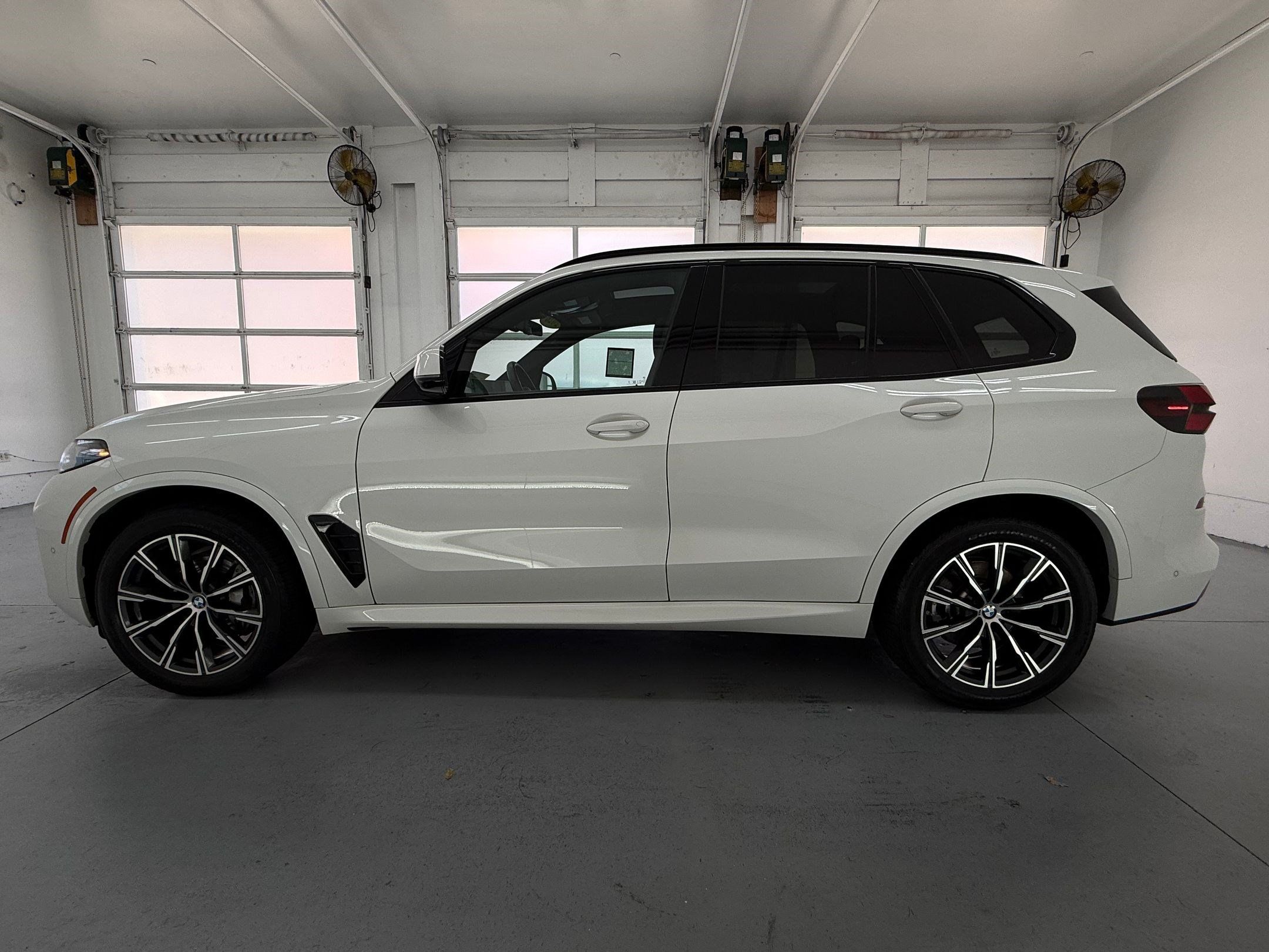 Used 2026 BMW X5 sDrive40i RWD image 2