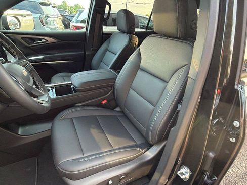 New 2026 Chevrolet Traverse LT w/ Driver Confidence Package FWD image 4