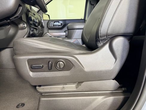 Used 2021 Chevrolet Silverado 1500 LTZ AWD/4WD image 26