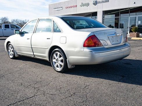 Used 2000 Toyota Avalon XLS image 3