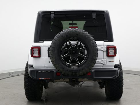 Used 2020 Jeep Wrangler Unlimited Sahara AWD/4WD image 6