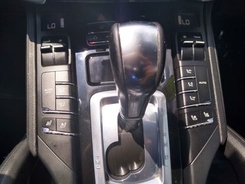 Used 2011 Porsche Cayenne image 23