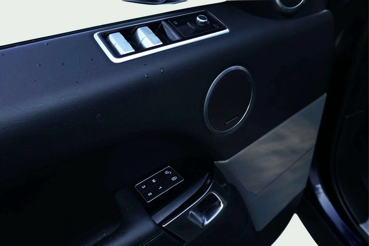 Used 2020 Land Rover Range Rover Sport HSE AWD/4WD image 13
