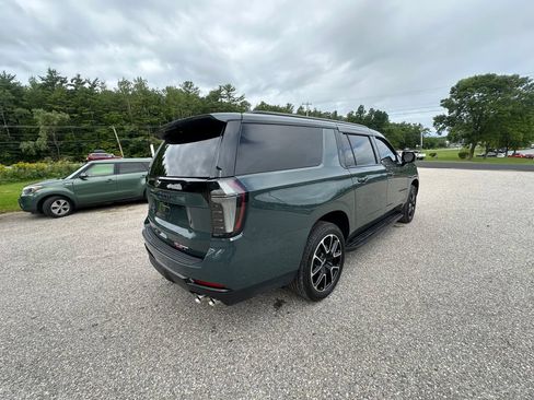 Used 2025 Chevrolet Suburban RST w/ RST Capability Package AWD/4WD image 5