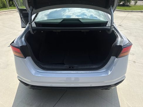 Used 2025 Nissan Altima 2.5 SR FWD image 33