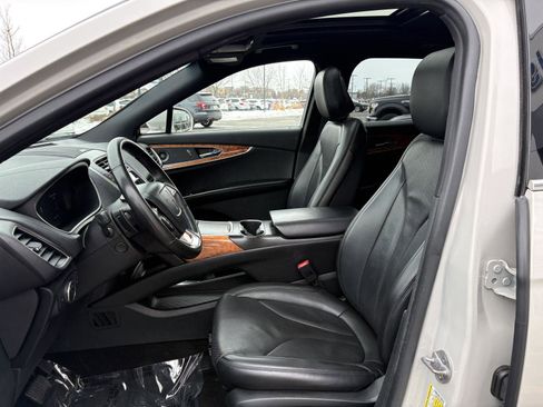 Used 2020 Lincoln Nautilus Reserve image 16