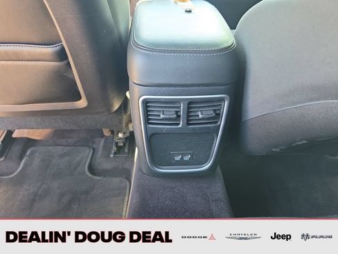 Used 2017 Dodge Charger SXT RWD image 23