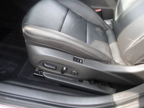 Used 2018 Buick Regal Essence w/ Driver Confidence Package #1 FWD image 12