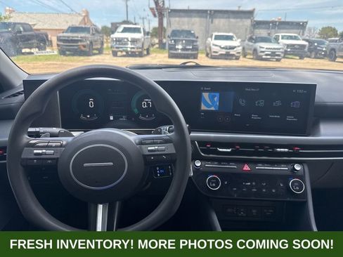 Used 2025 Hyundai Sonata SEL FWD image 8