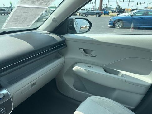 Used 2024 Hyundai Kona SEL w/ Convenience Package image 21