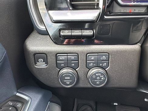 Used 2025 Chevrolet Silverado 3500 High Country w/ Technology Package image 19