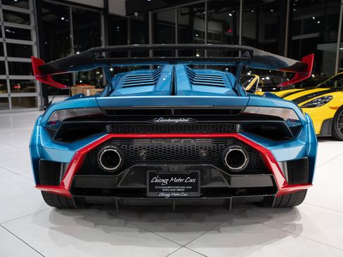 Used 2023 Lamborghini Huracan STO RWD image 3