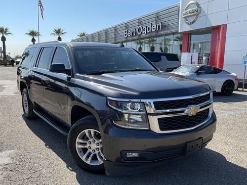 Used 2018 Chevrolet Suburban LT w/ Luxury Package image 1