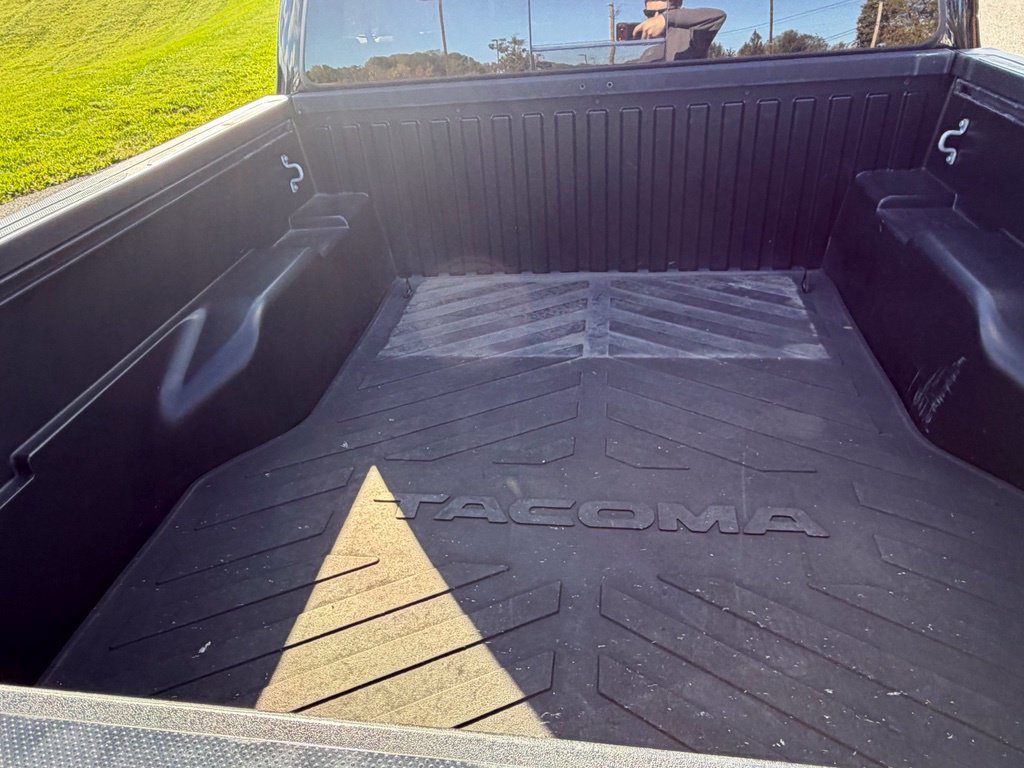 Used 2021 Toyota Tacoma TRD Pro AWD/4WD image 43
