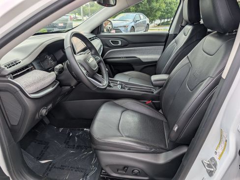 Used 2022 Jeep Compass Latitude AWD/4WD image 16