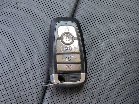 Certified 2024 Lincoln Nautilus Premier image 28