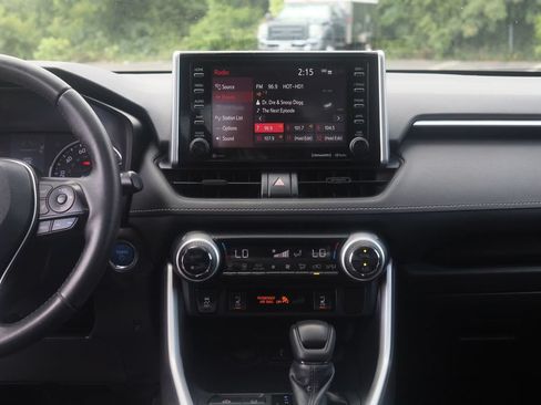 Used 2020 Toyota RAV4 XLE w/ Convenience Package AWD/4WD image 9
