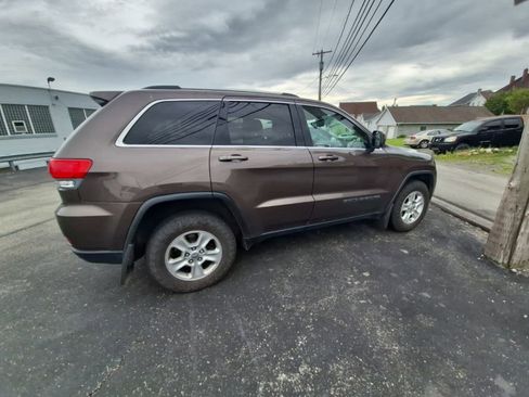 Used 2017 Jeep Grand Cherokee Laredo w/ Quick Order Package 23E AWD/4WD image 8