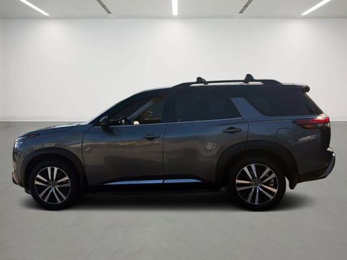 Used 2023 Nissan Pathfinder Platinum w/ Lighting Package (N93) AWD/4WD image 2