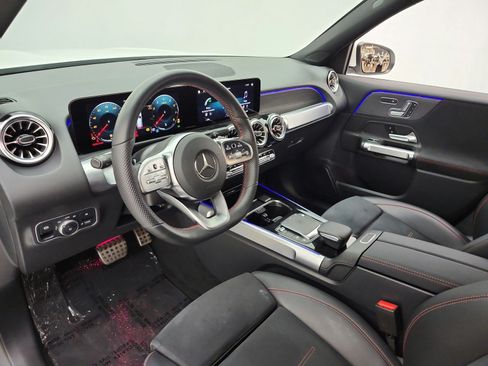 Used 2022 Mercedes-Benz GLB 250 image 12