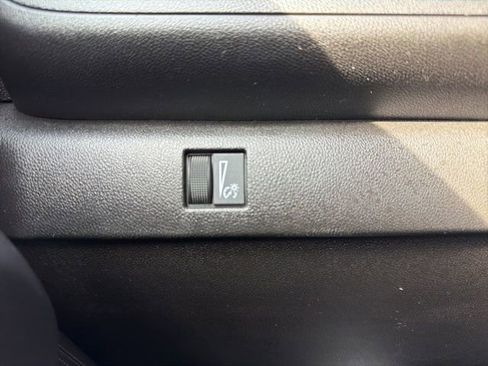 Used 2023 Chevrolet Colorado W/T image 35