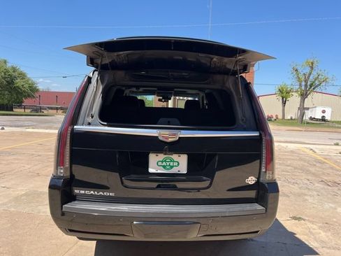 Used 2020 Cadillac Escalade Luxury AWD/4WD image 5