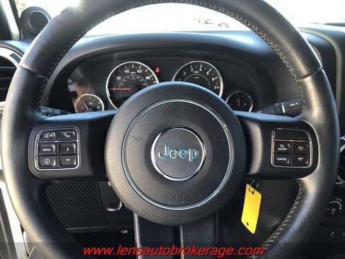 Used 2012 Jeep Wrangler Unlimited Sahara w/ Connectivity Group image 13