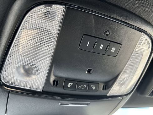Used 2025 Dodge Durango GT AWD/4WD image 28