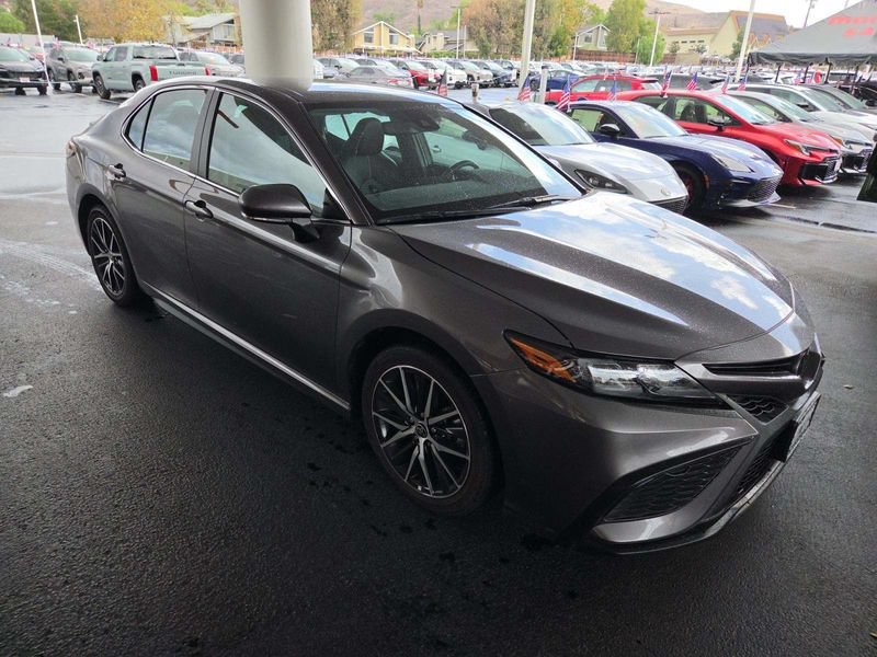 Used 2024 Toyota Camry SE w/ Blackout Package (TMS) FWD image 9
