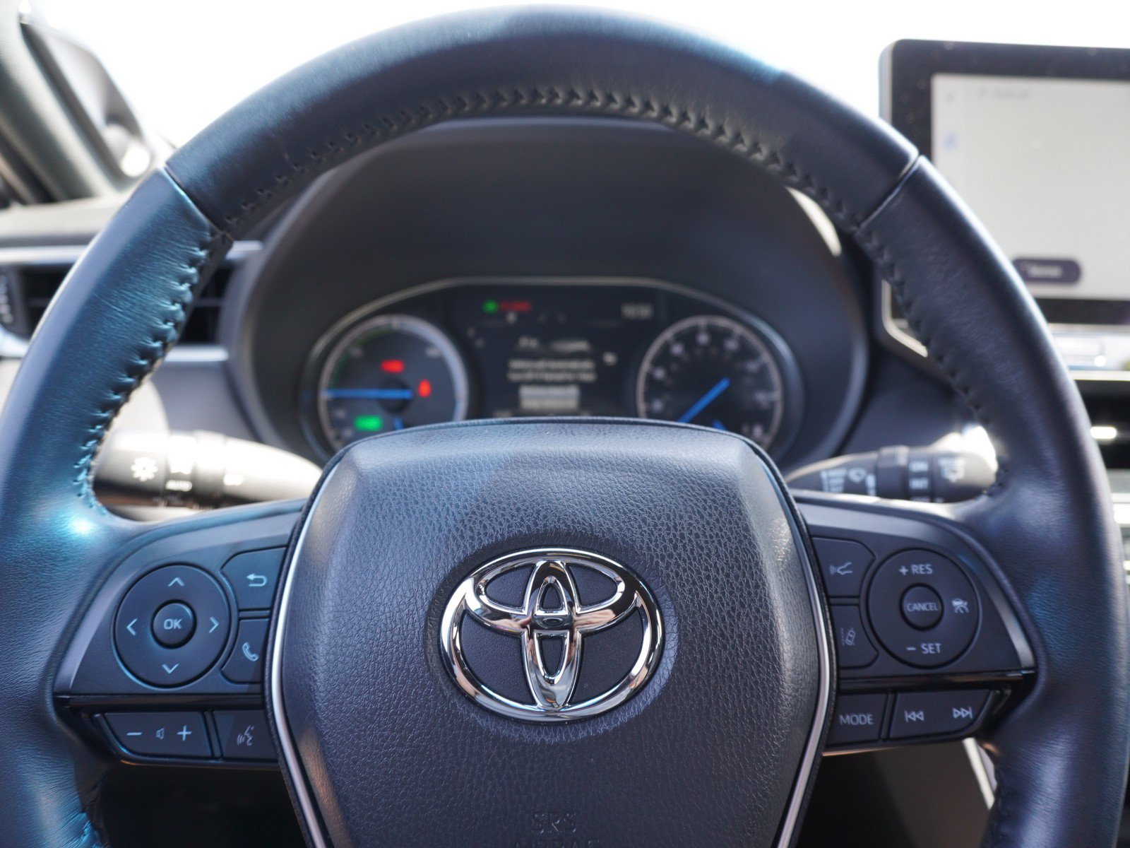 Used 2024 Toyota Venza XLE AWD/4WD image 23