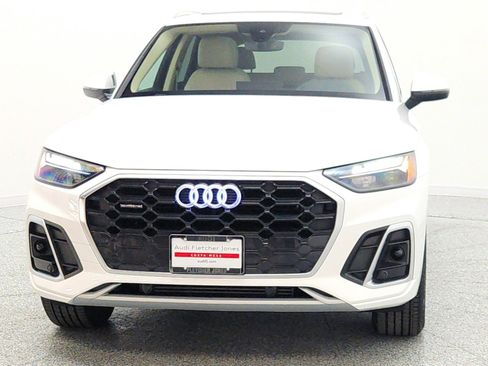 Used 2023 Audi Q5 2.0T Premium w/ Convenience Package AWD/4WD image 2