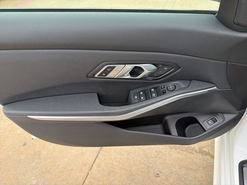 Used 2021 BMW 330i Sedan w/ M Sport Package RWD image 12