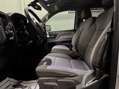 Used 2018 Chevrolet Silverado 1500 Custom w/ Custom Value Package image 15