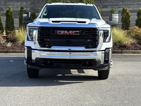 New 2026 GMC Sierra 3500 Pro image 3