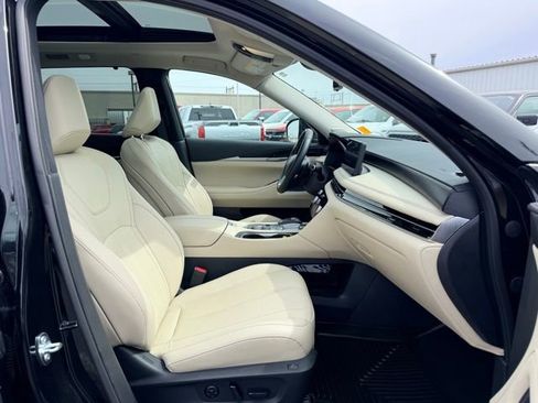 Used 2025 INFINITI QX60 Sensory image 37