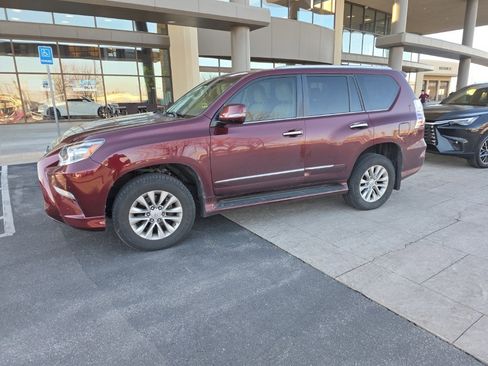 Used 2017 Lexus GX 460 image 1