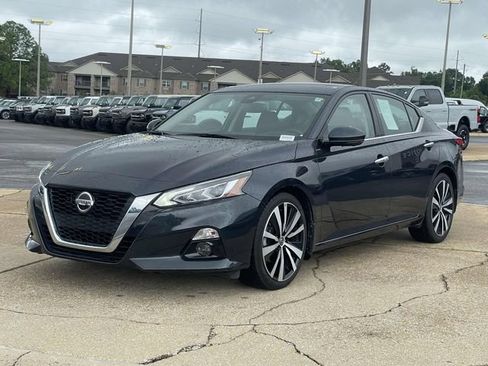 Used 2019 Nissan Altima 2.5 Platinum FWD image 5