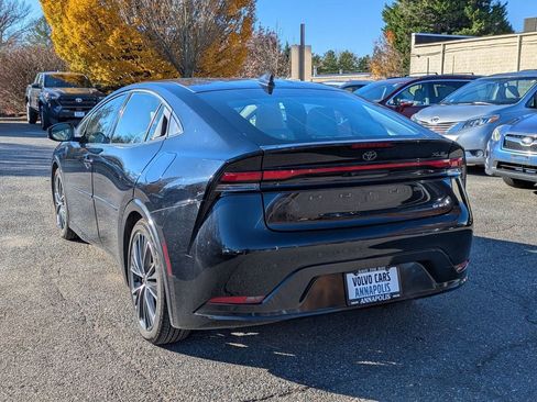 Used 2023 Toyota Prius XLE image 5