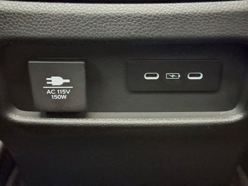 Used 2025 Honda Pilot TrailSport image 36