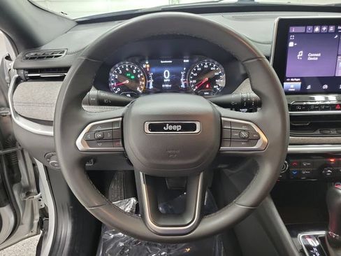 Used 2024 Jeep Compass Latitude AWD/4WD image 22